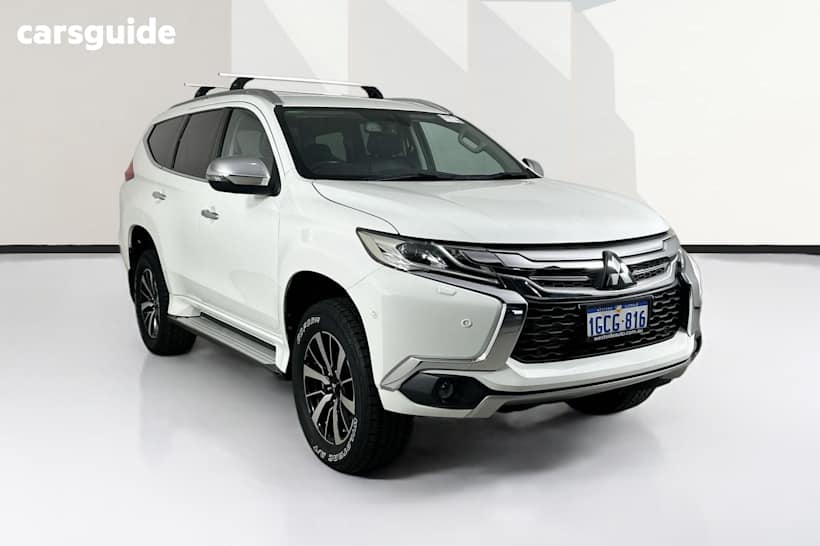 White 2016 Mitsubishi Pajero Sport Wagon Exceed (4X4) 7 Seat