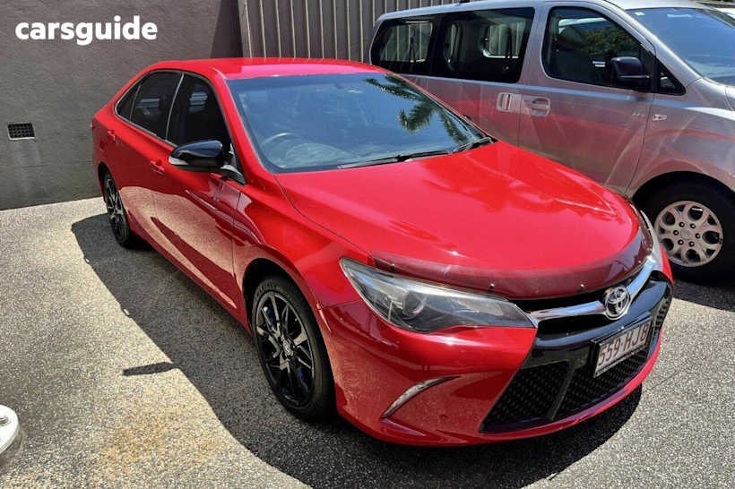Red 2017 Toyota Camry Sedan Rz S.E.