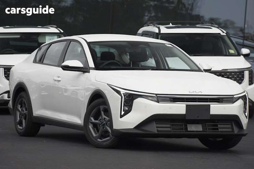 White 2025 Kia K4 Sedan S
