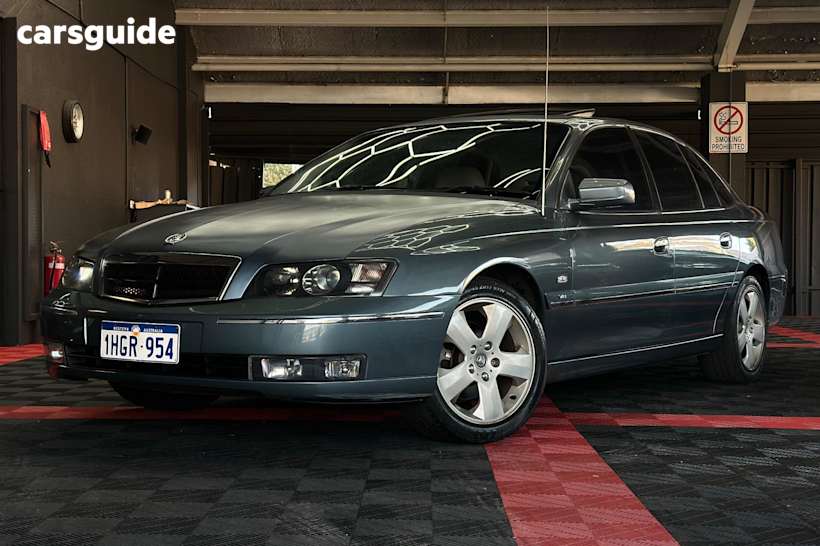 Blue 2005 Holden Statesman Sedan INTERNATIONAL R
