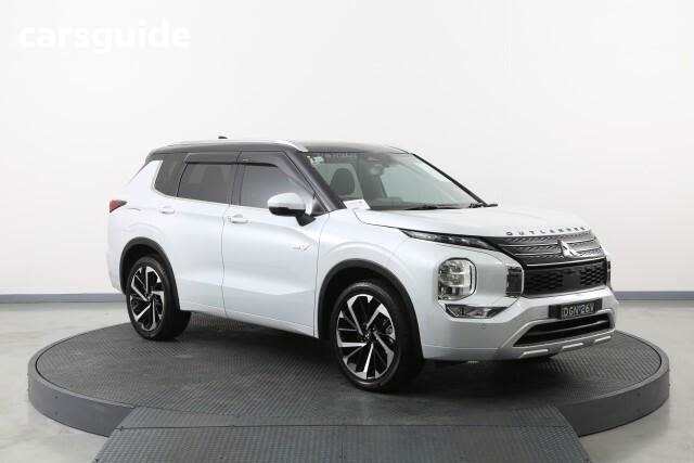 White 2024 Mitsubishi Outlander Wagon Phev Exceed Tour 5+2 St (Awd)