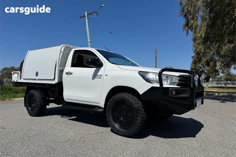 White 2017 Toyota Hilux Cab Chassis Sr (4X4)