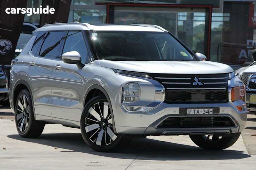 Silver 2025 Mitsubishi Outlander Wagon Exceed 5 Seat (Awd)