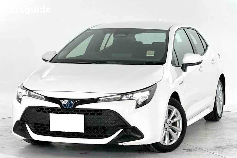 White 2024 Toyota Corolla Hatch ASCENT SPORT HYBRID F