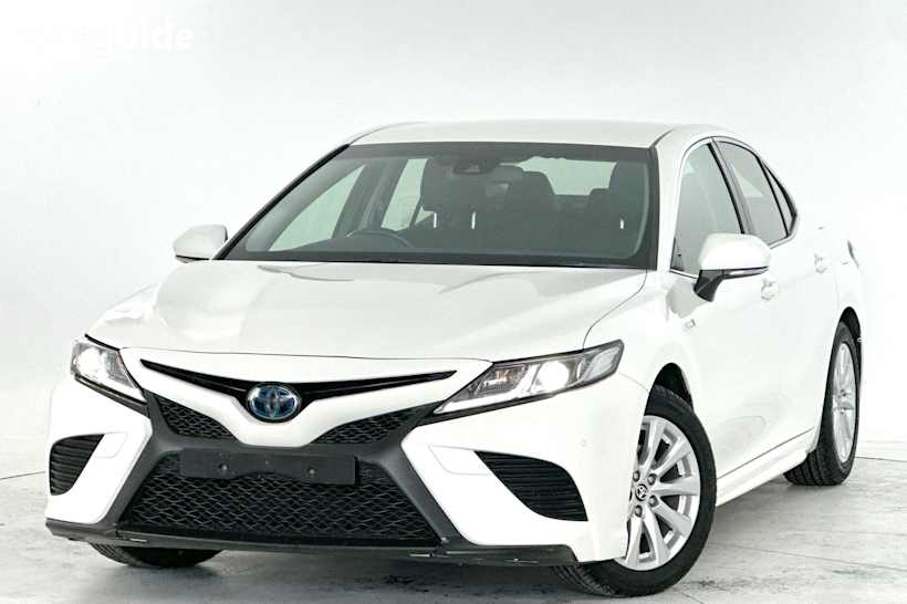 White 2020 Toyota Camry Sedan ASCENT SPORT F