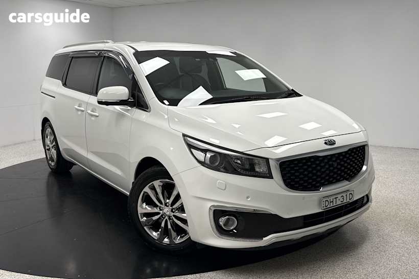White 2016 Kia Carnival SUV PLATINUM F