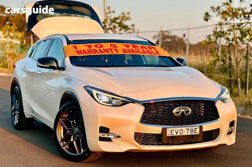 White 2018 Infiniti Q30 Hatchback Sport