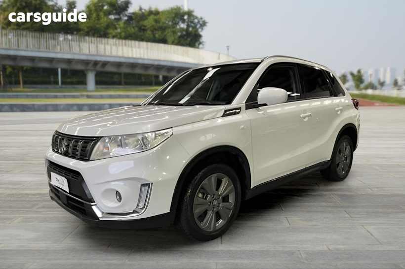 White 2022 Suzuki Vitara Wagon