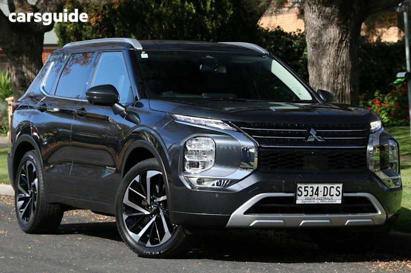 Grey 2024 Mitsubishi Outlander SUV EXCEED 4X4