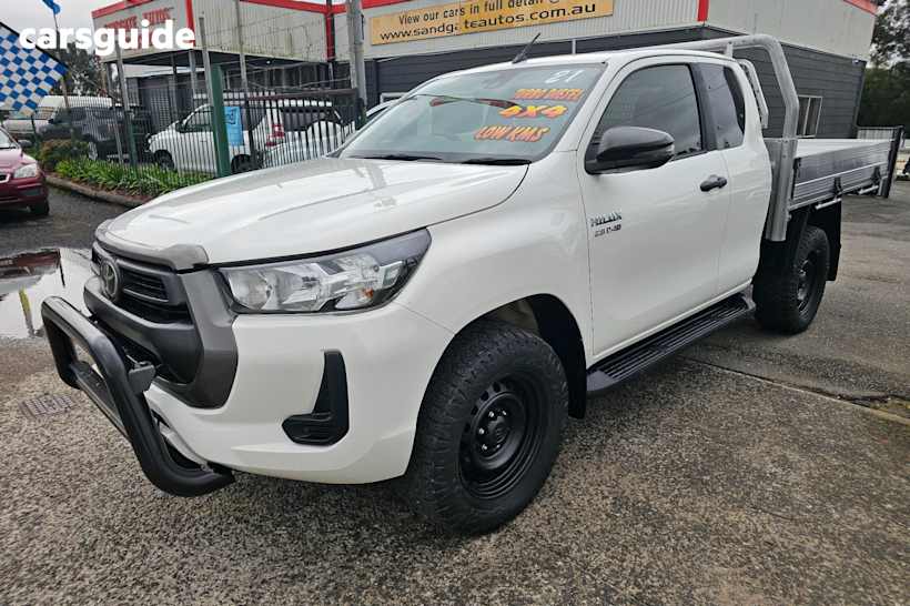 White 2020 Toyota Hilux Ute Tray SR 4X4
