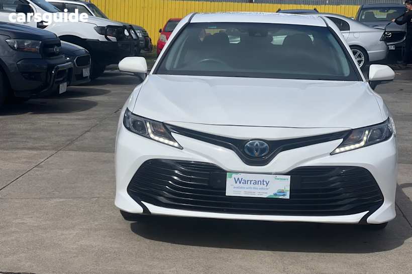 White 2019 Toyota Camry Sedan Ascent (Hybrid)
