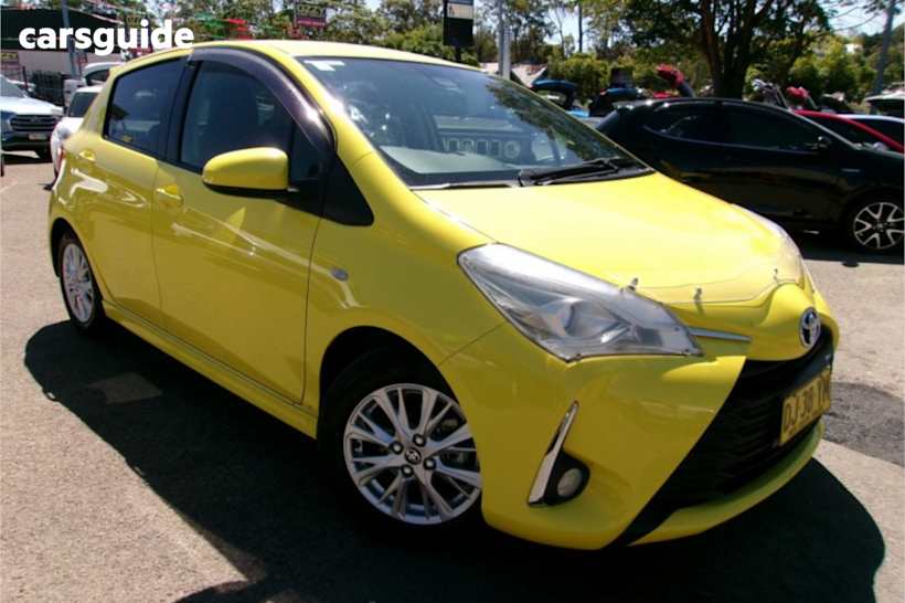 Yellow 2018 Toyota Yaris Hatchback Zr