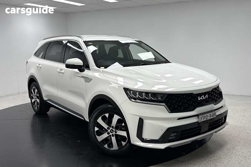 White 2022 Kia Sorento SUV SPORT 4X4