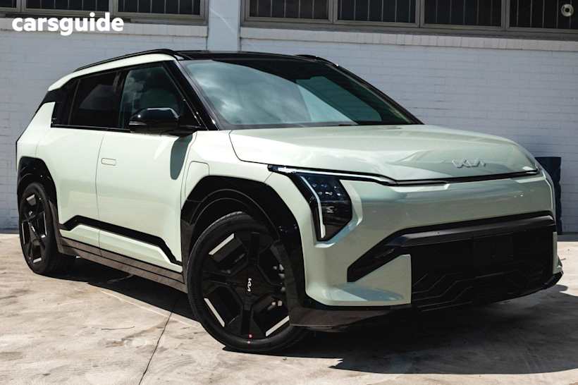 Green 2025 Kia Ev3 SUV GT-LINE LONG RANGE F