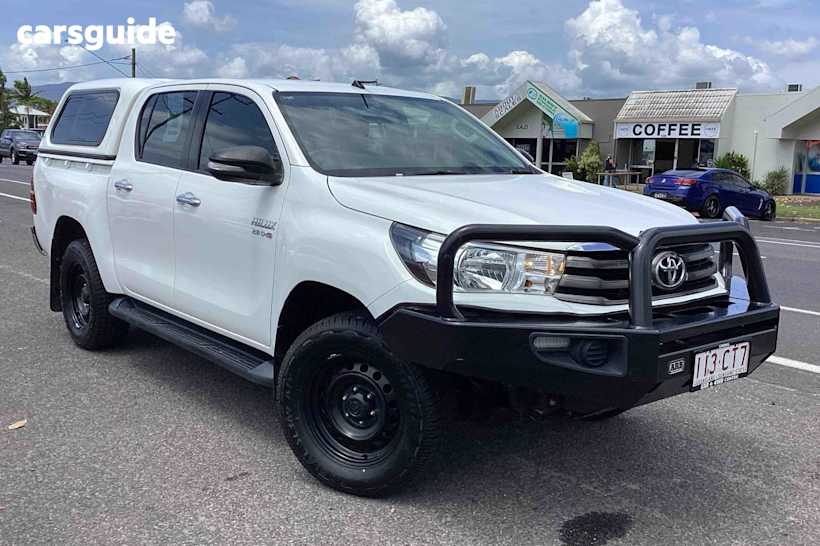 White 2016 Toyota Hilux Ute Tray SR 4X4