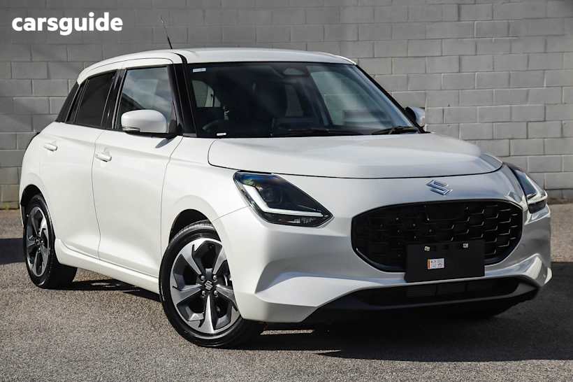 White 2025 Suzuki Swift Hatch HYBRID GLX F