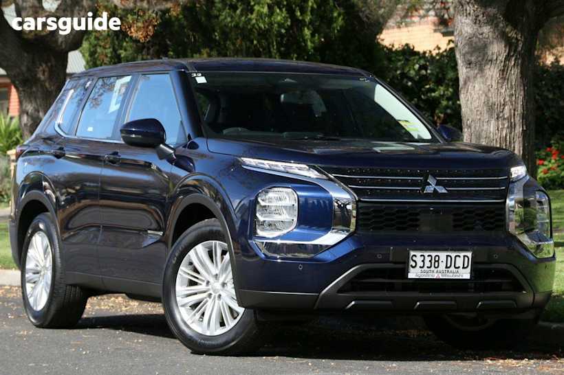 Blue 2024 Mitsubishi Outlander SUV ES F