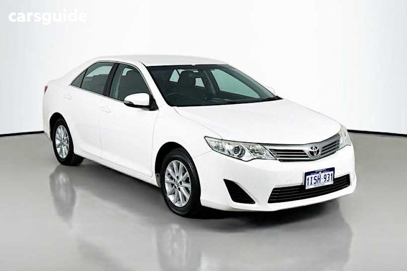White 2014 Toyota Camry Sedan Altise