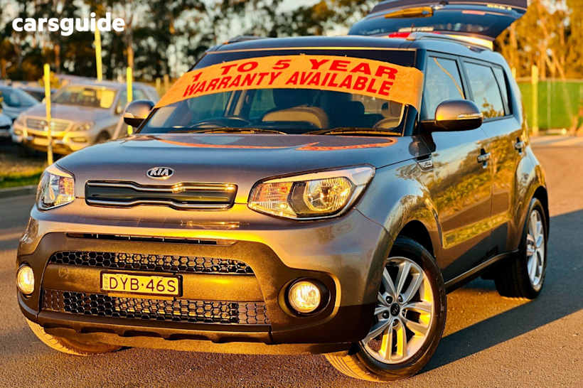 Silver 2018 Kia Soul Hatchback Si