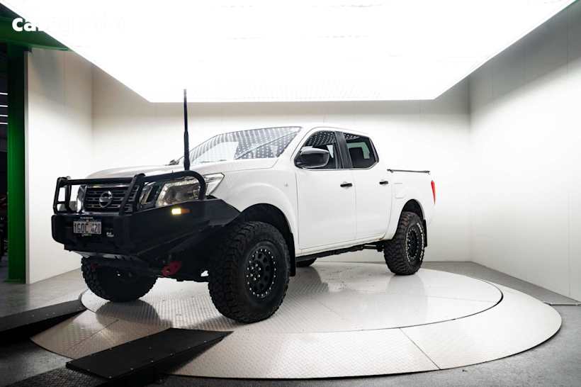 White 2018 Nissan Navara Dual Cab Pick-up Sl (4X4)