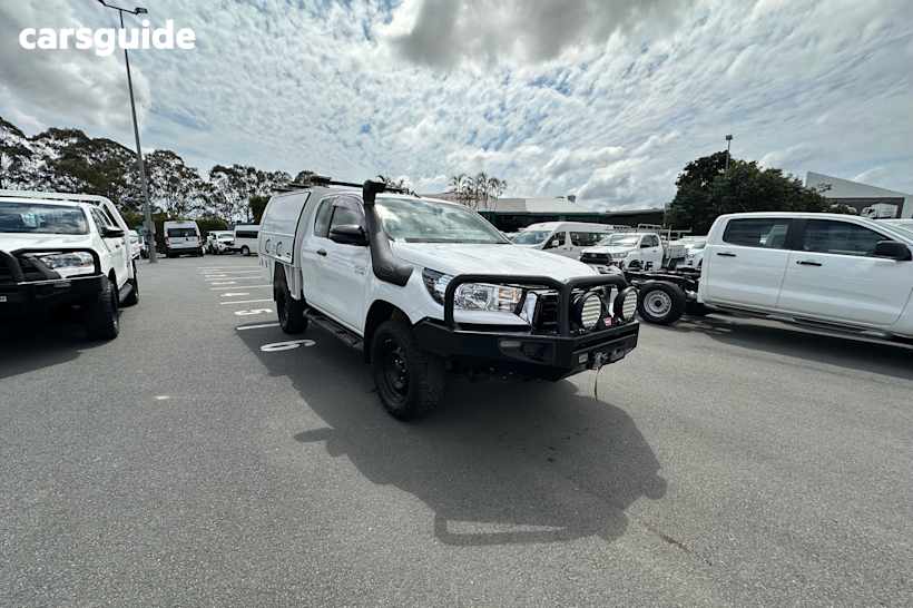 White 2020 Toyota Hilux Ute Tray SR 4X4