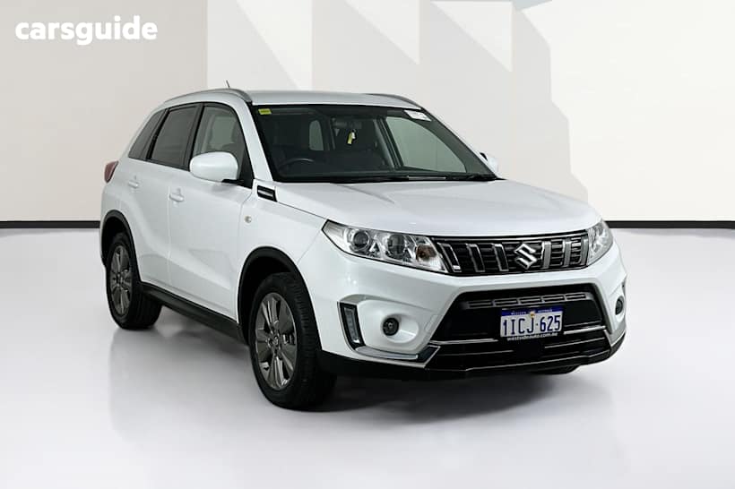 White 2024 Suzuki Vitara Wagon