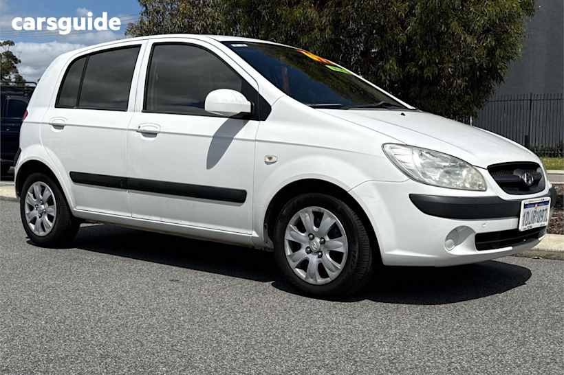 White 2010 Hyundai Getz Hatch S F