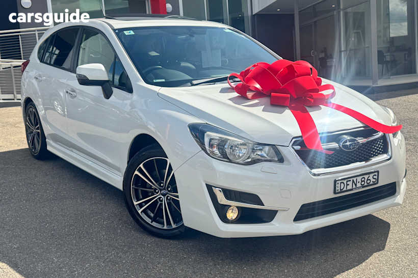 White 2016 Subaru Impreza Hatchback 2.0I (Awd)