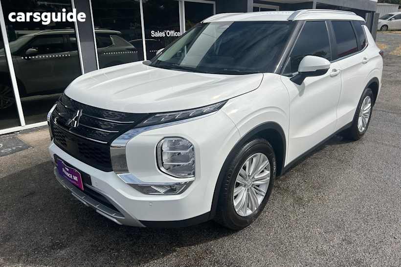 White 2022 Mitsubishi Outlander SUV LS F