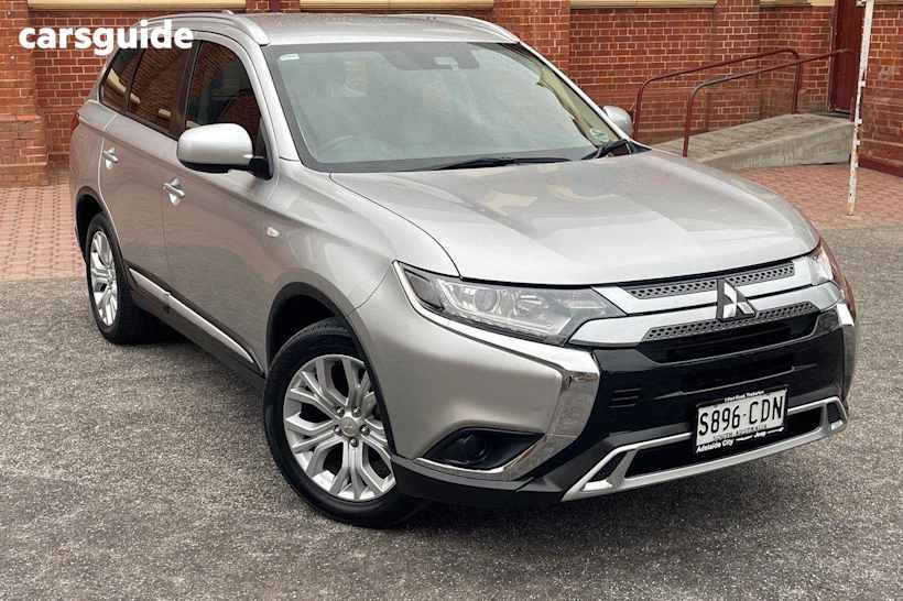 Silver 2019 Mitsubishi Outlander SUV ES F