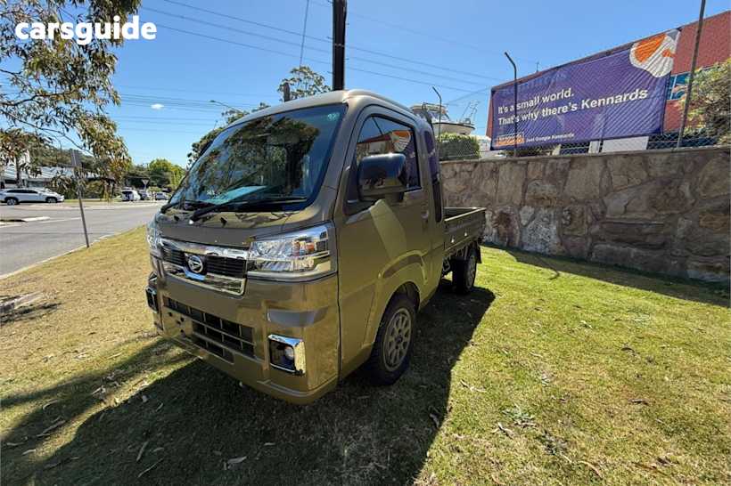 Green 2024 Daihatsu HI-JET Cab Chassis Jumbo Extra
