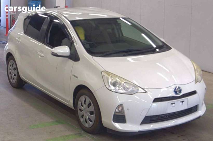 White 2013 Toyota Aqua Hatch G