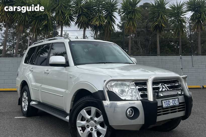 White 2011 Mitsubishi Pajero Wagon Glx Lwb (4X4)