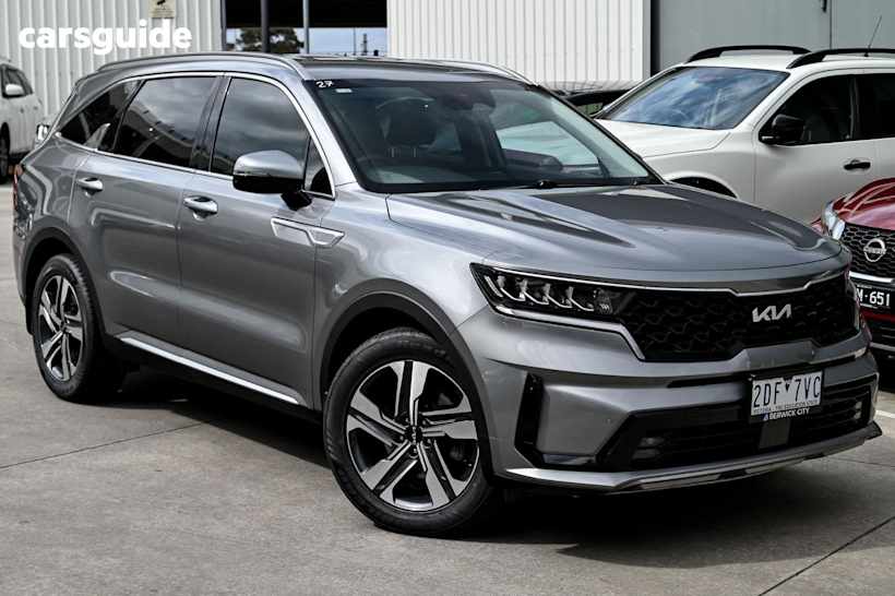 Grey 2023 Kia Sorento SUV SPORT+ 4X4