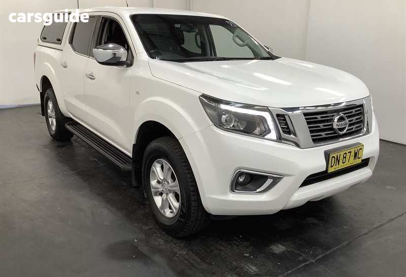 White 2019 Nissan Navara Dual Cab Pick-up St (4X2)