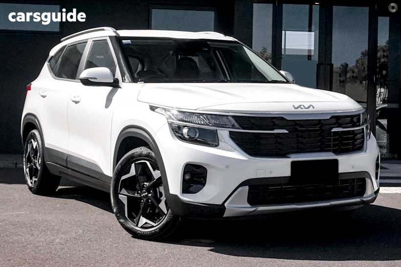 White 2025 Kia Seltos SUV SPORT F