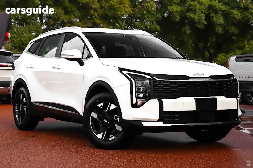 White 2025 Kia Sportage SUV S F