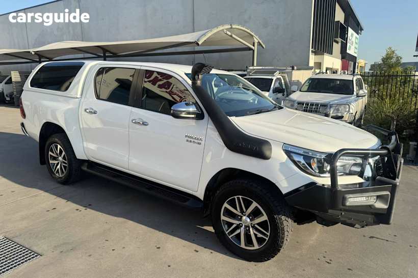 White 2019 Toyota Hilux Ute Tray SR5 4X4