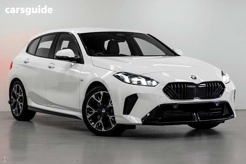 White 2025 BMW 1 Hatch 118 M SPORT F