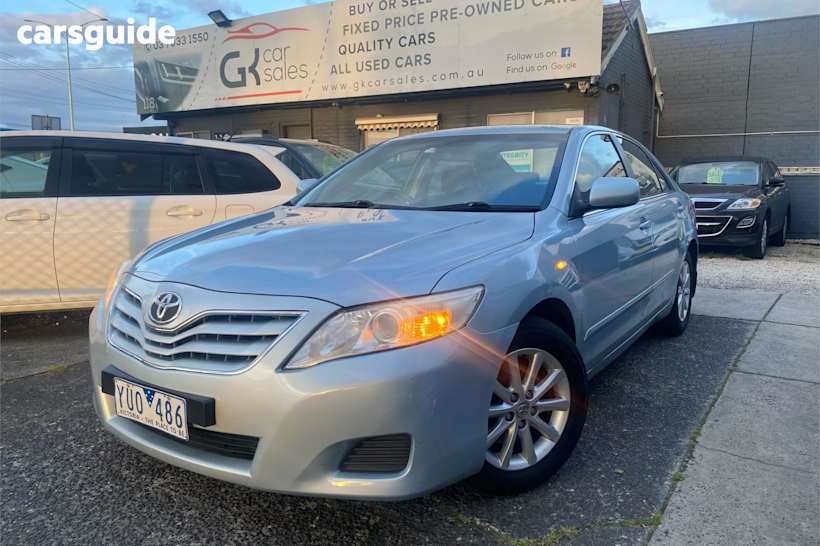Blue 2010 Toyota Camry Sedan ALTISE F