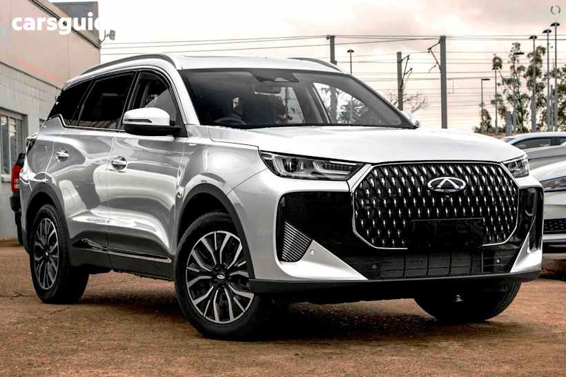 Silver 2025 Chery Tiggo 7 SUV SUPER HYBRID ULTIMATE F
