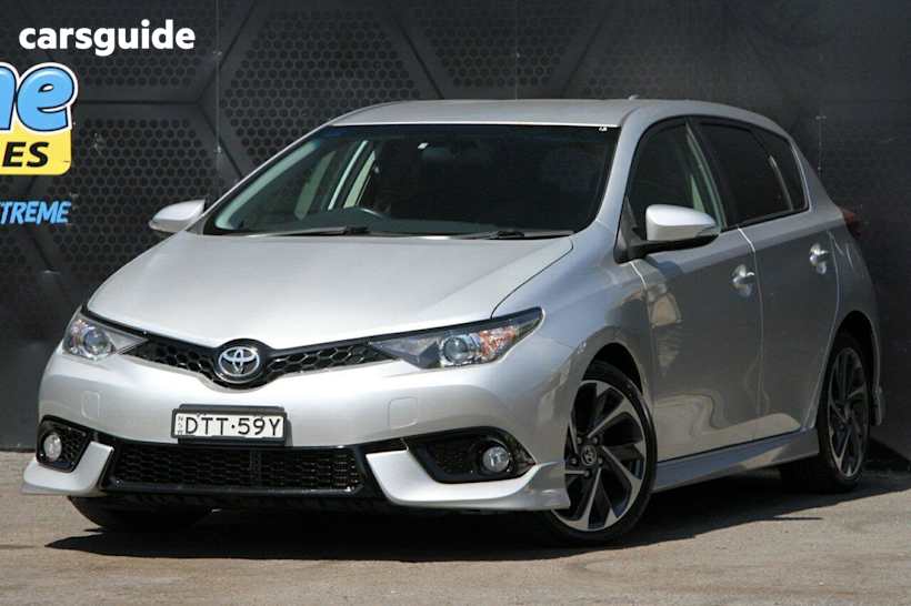 Silver 2017 Toyota Corolla Hatch SX F
