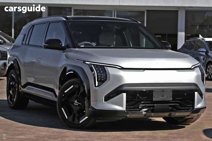 Silver 2025 Kia Ev3 SUV GT-LINE LONG RANGE F
