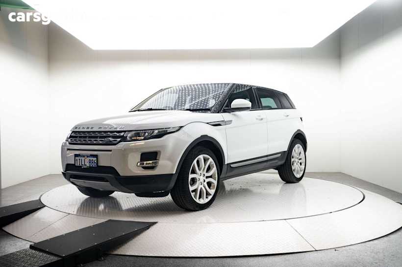 White 2015 Land Rover Range Rover Evoque SUV TD4 150 PURE 4X4