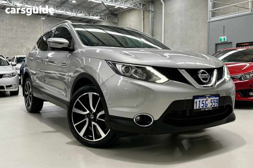 Silver 2014 Nissan Qashqai Wagon Ti (4X2)