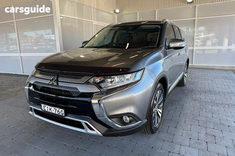 Silver 2019 Mitsubishi Outlander SUV LS F
