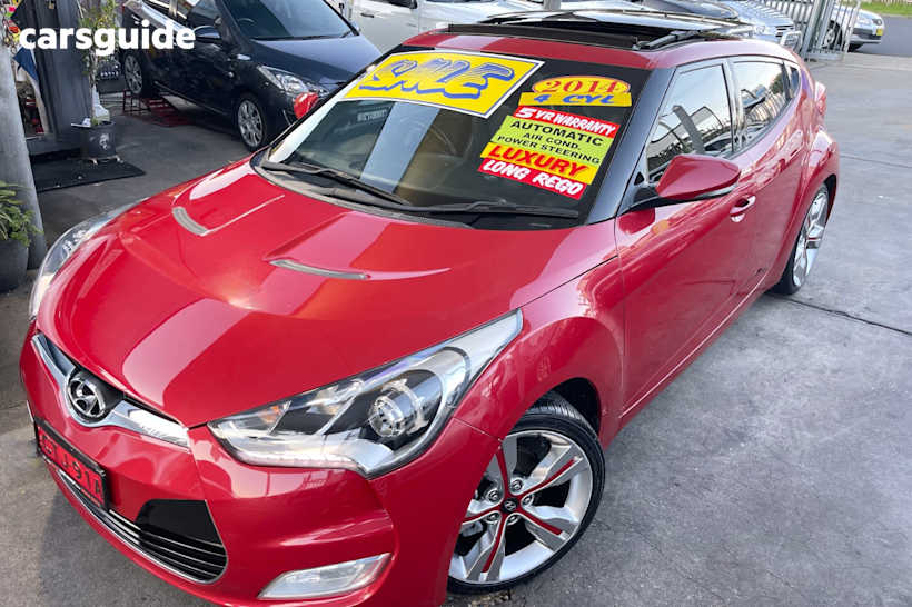 Red 2014 Hyundai Veloster Coupe Street S.E.