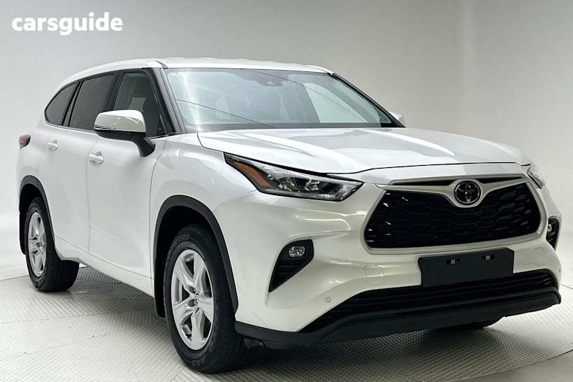 White 2024 Toyota Kluger SUV GX 4X4