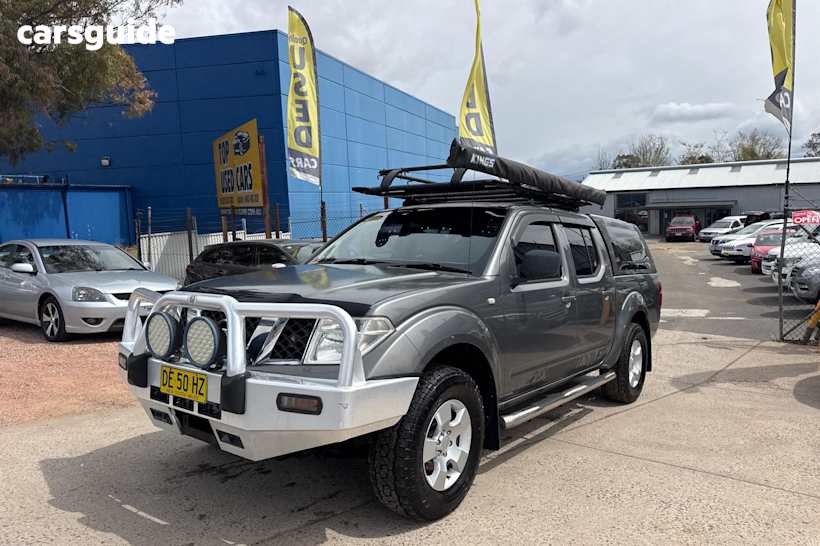 Grey 2009 Nissan Navara Dual Cab Pick-up Rx (4X4)