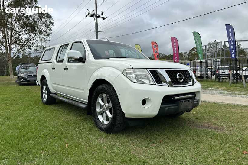 White 2013 Nissan Navara Dual Cab Pick-up St (4X2)